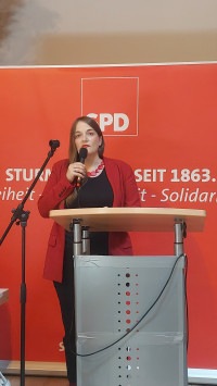 Landesvorsitzende Ronja Endres spricht